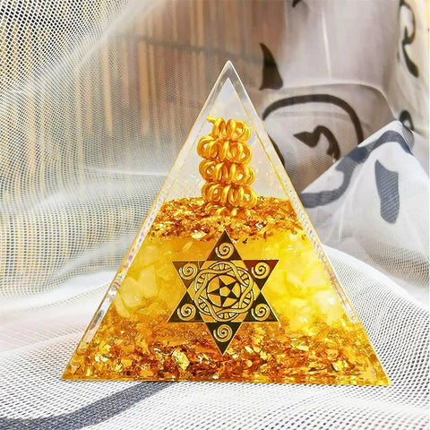 Pyramide de citrine – Attirez la richesse et le succès avec cette pierre de prospérité