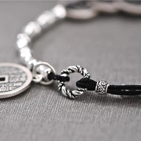 Bracelet Feng Shui triple avec cinq pièces impériales - Nœud en bambou, nuages ​​de bon augure, attire l'argent