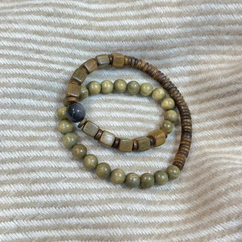 Grünes Sandelholz-Doppelschlaufenarmband – Ruhe &amp; Eleganz
