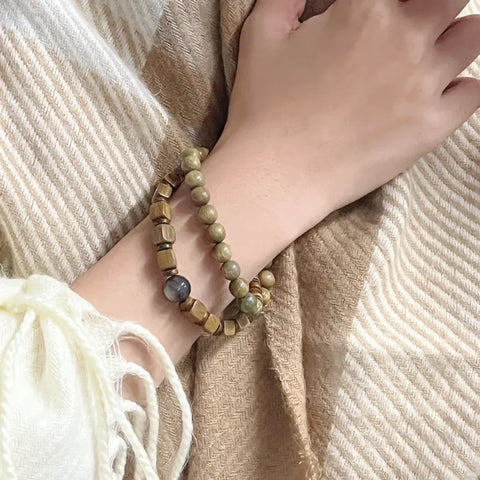 Grünes Sandelholz-Doppelschlaufenarmband – Ruhe &amp; Eleganz