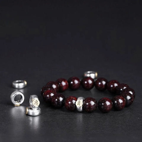 Armband mit buddhistischen Perlen aus indischem Rosenholz