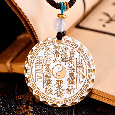 Runder Anhänger „Mountain Ghost Coin“ – Symbol des Schutzes