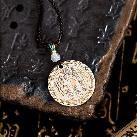 Runder Anhänger „Mountain Ghost Coin“ – Symbol des Schutzes