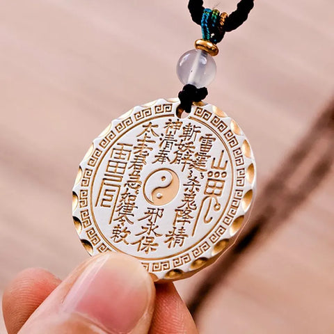 Runder Anhänger „Mountain Ghost Coin“ – Symbol des Schutzes