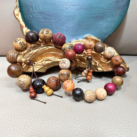 Bracelet taoïste en perles de bois de santal multi-gemmes à 64 hexagrammes